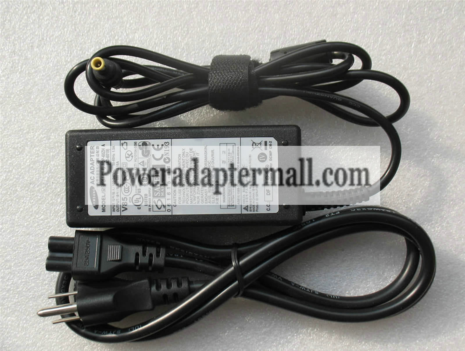 NEW Original SAMSUNG R480 R522 R530 AC Adapter charger