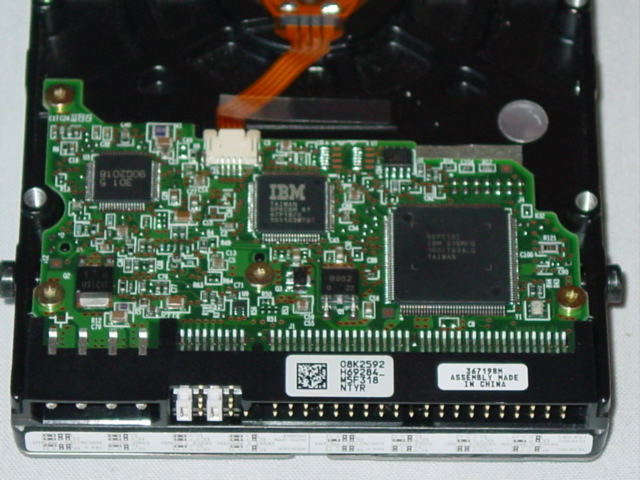 40GB Hitachi IC35L060AVV207-0 Hard Drive PCB Logic Board 08K2592 36H6529 66P5192