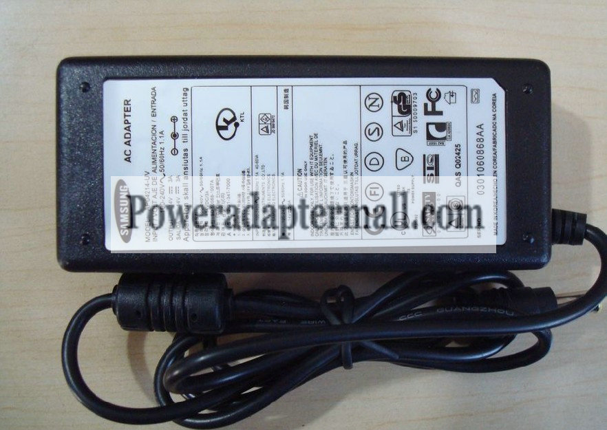 NEW genuine Samsung AP04214-UV Laptop AC Adapter 14V 3A 42W